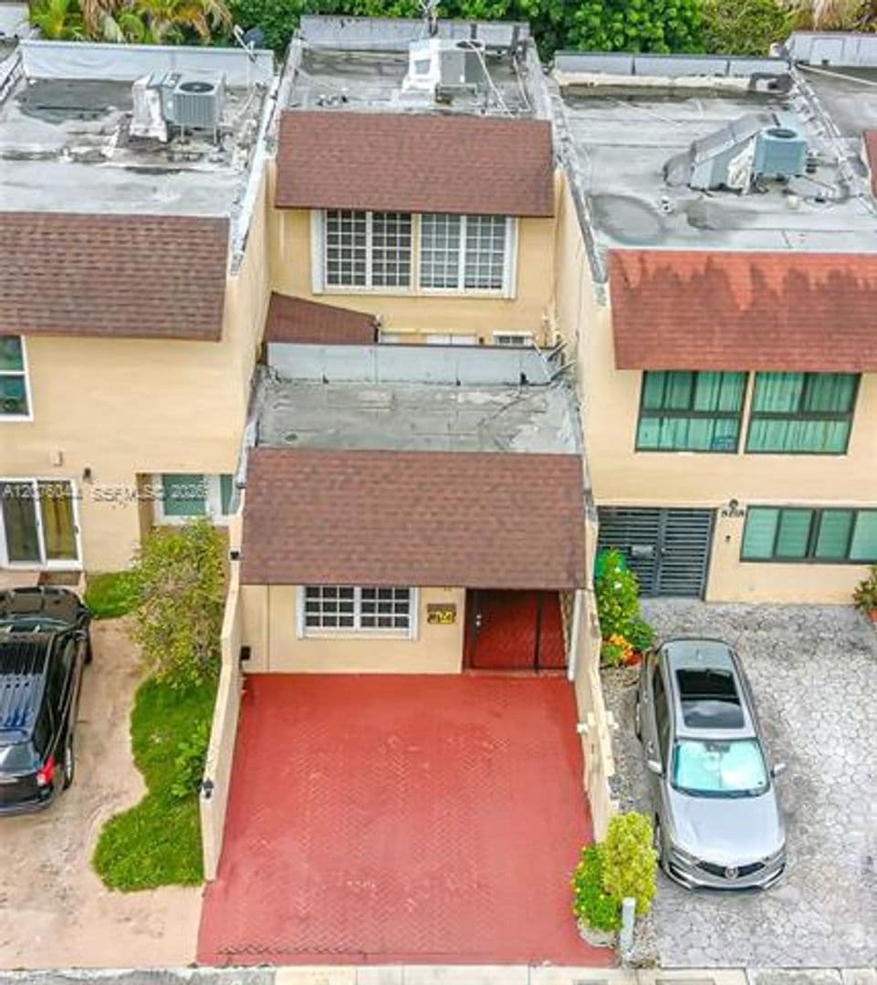 Miami Townhome: 8120 SW 103rd Ave th 8120