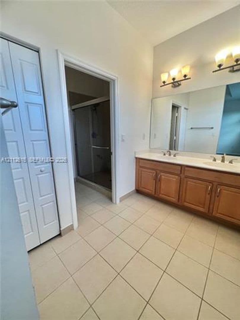 Miami House: 771 NE 191st St # 0