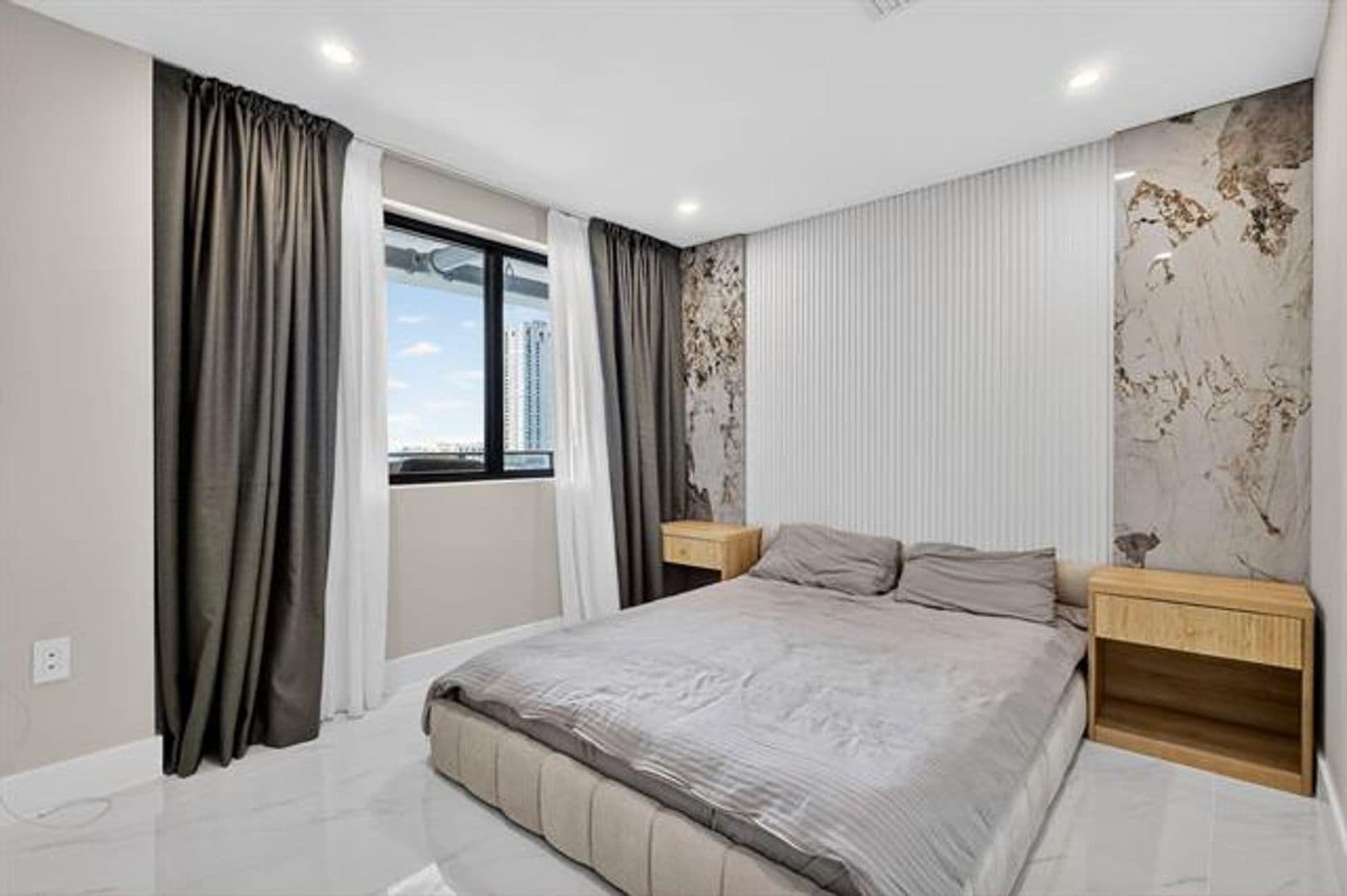 Miami Condo: 700 NE 24th St cu-2006