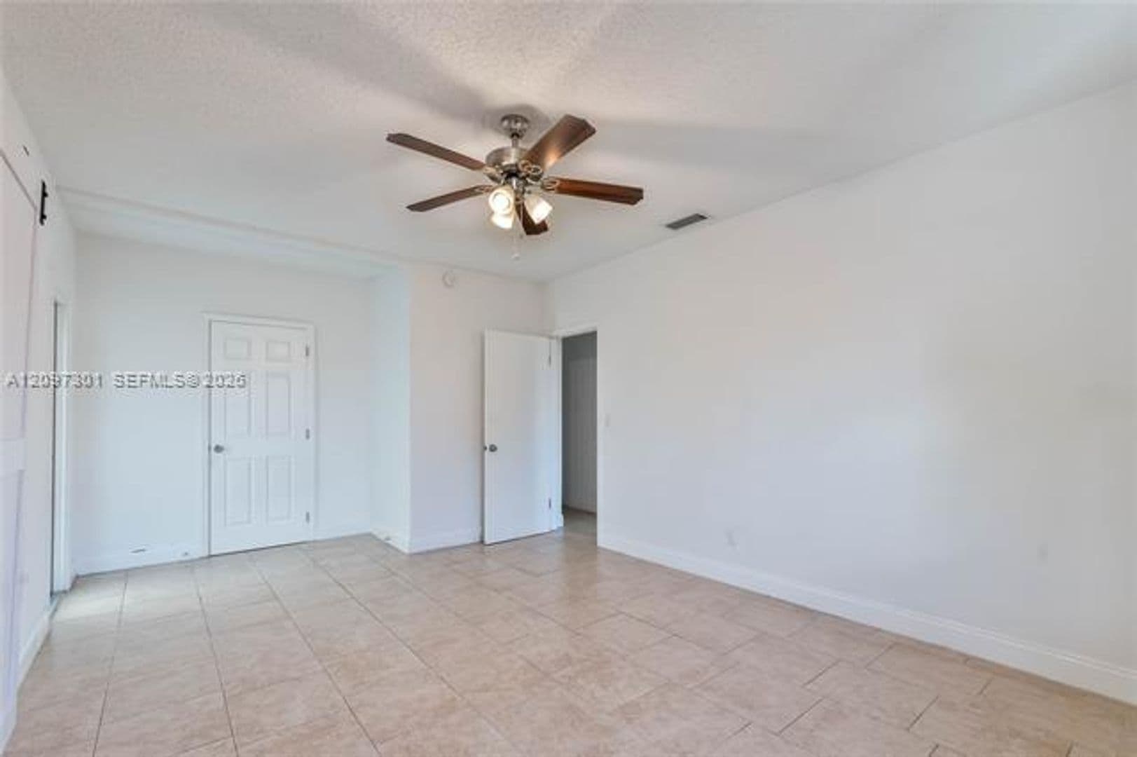 Miami House: 3916 SW 58th Ave # 3916