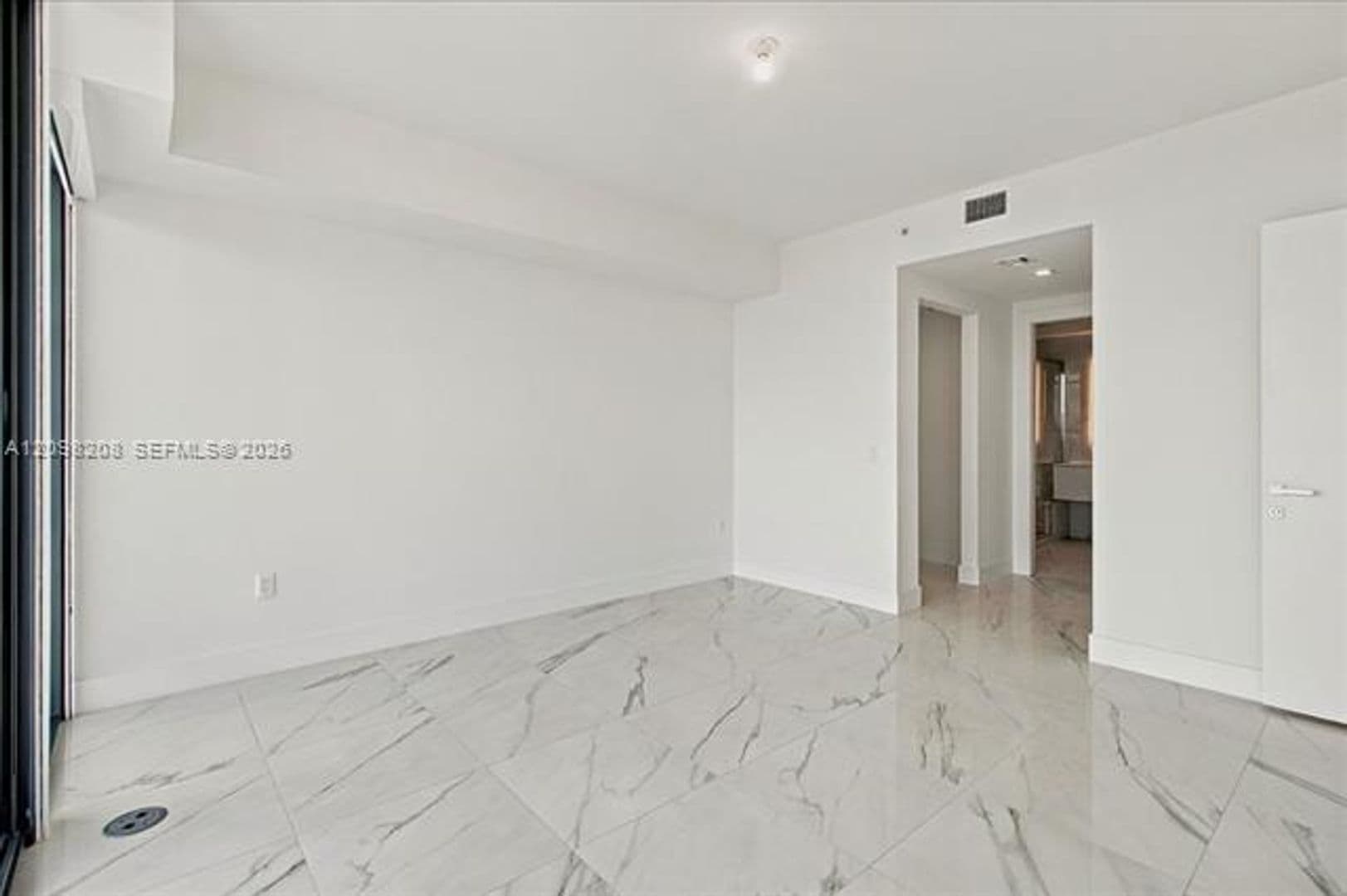 Hallandale Beach Condo: 1170 E Hallandale cu-2109