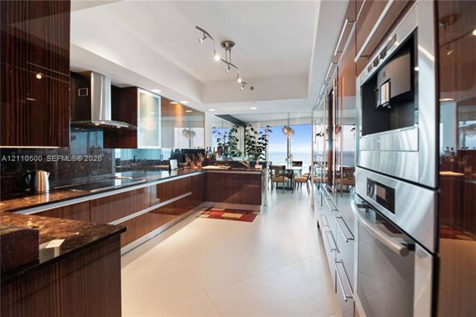 Hollywood Condo: 2711 S Ocean Dr cu-2205