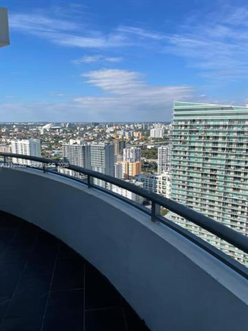 Miami Condo: 60 SW 13th St cu-3426