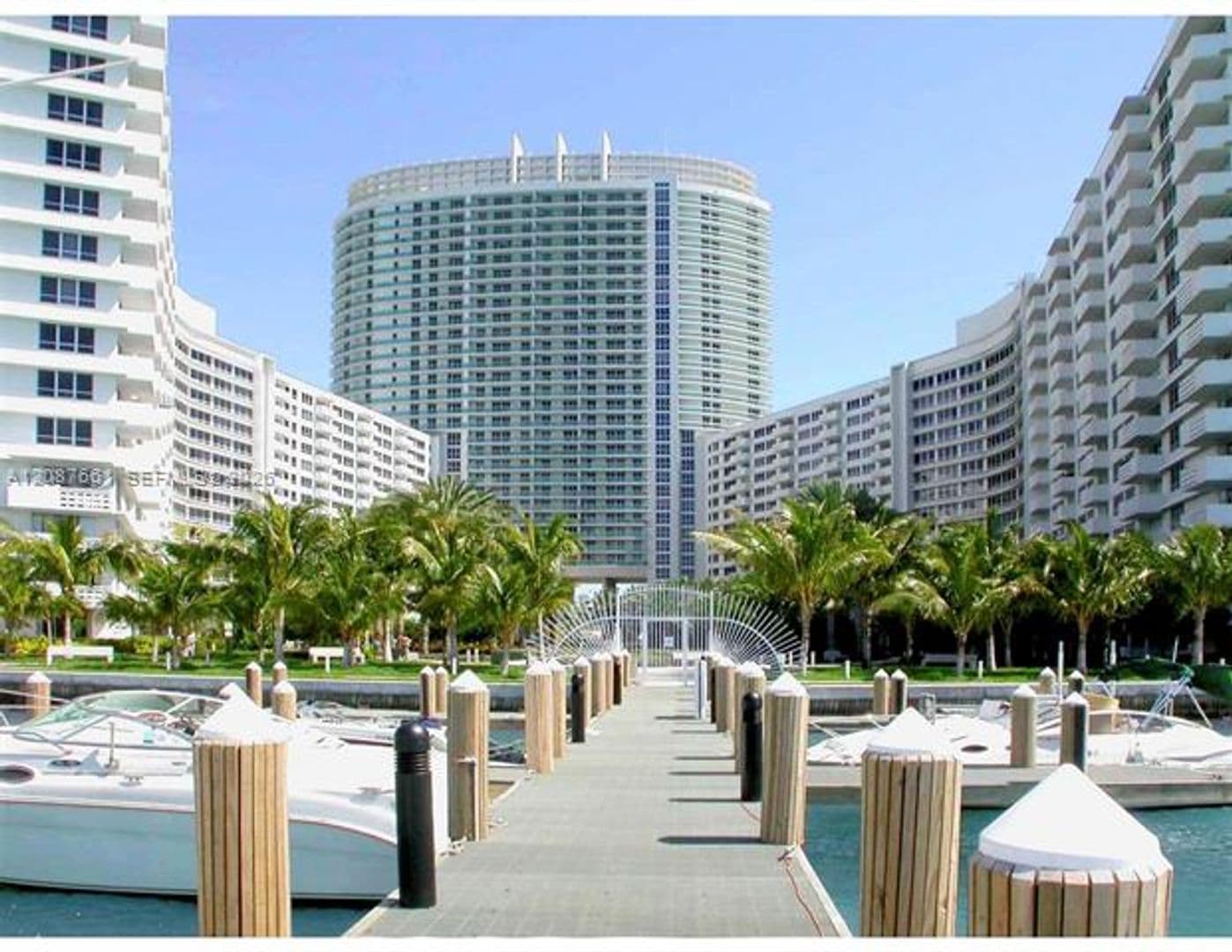 Miami Beach Condo: 1500 Bay Rd cu-1220S