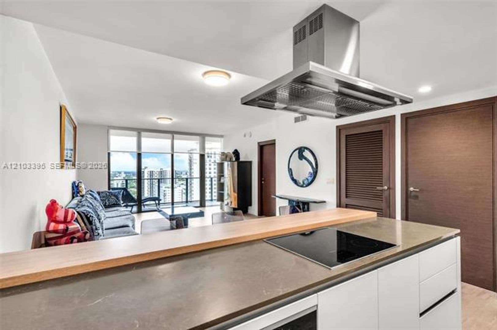 Miami Condo: 1000 Brickell Plz cu-3110