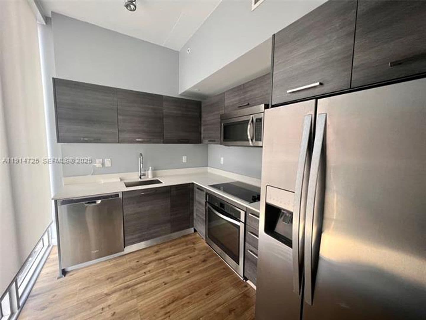 Miami Condo: 151 SE 1st St cu-810