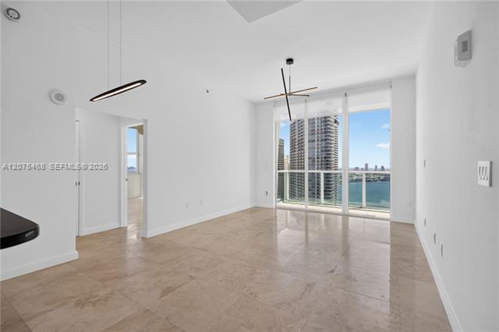 Miami Condo: 31 SE 5th St cu-4212