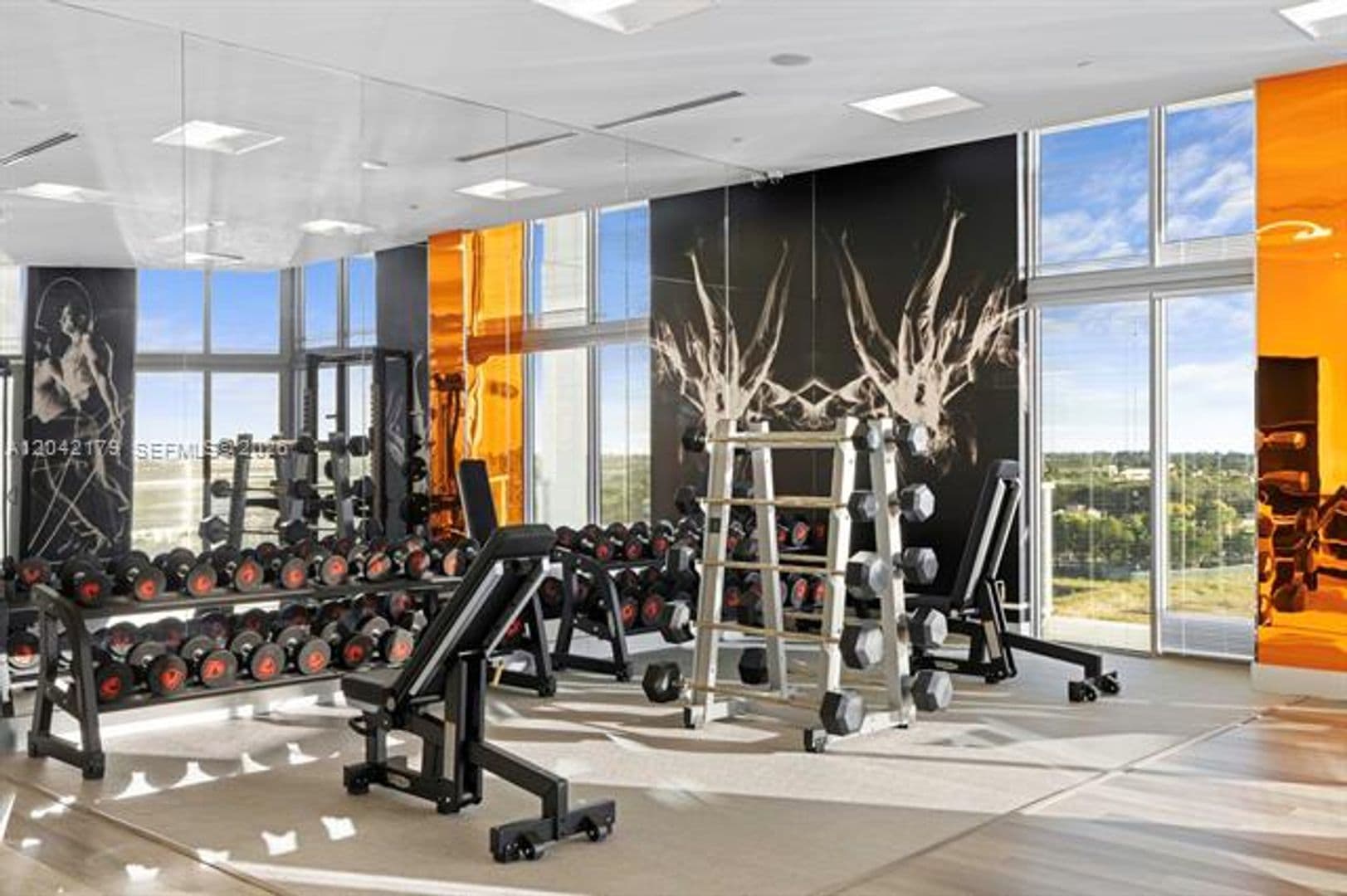 Sunrise Condo: 2000 Metropica Way cu-616