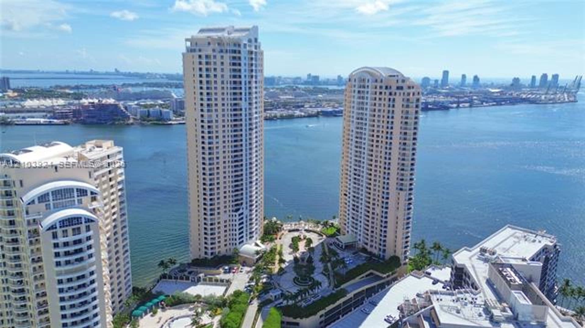 Miami Condo: 848 Brickell Key Dr cu-306