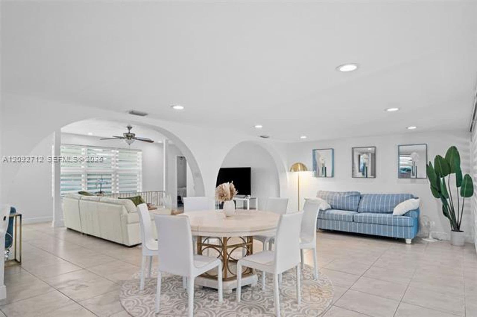 Hollywood House: 2819 Cleveland St # 2819