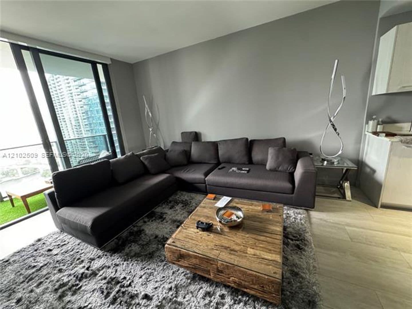 Miami Condo: 45 SW 9th St cu-3010