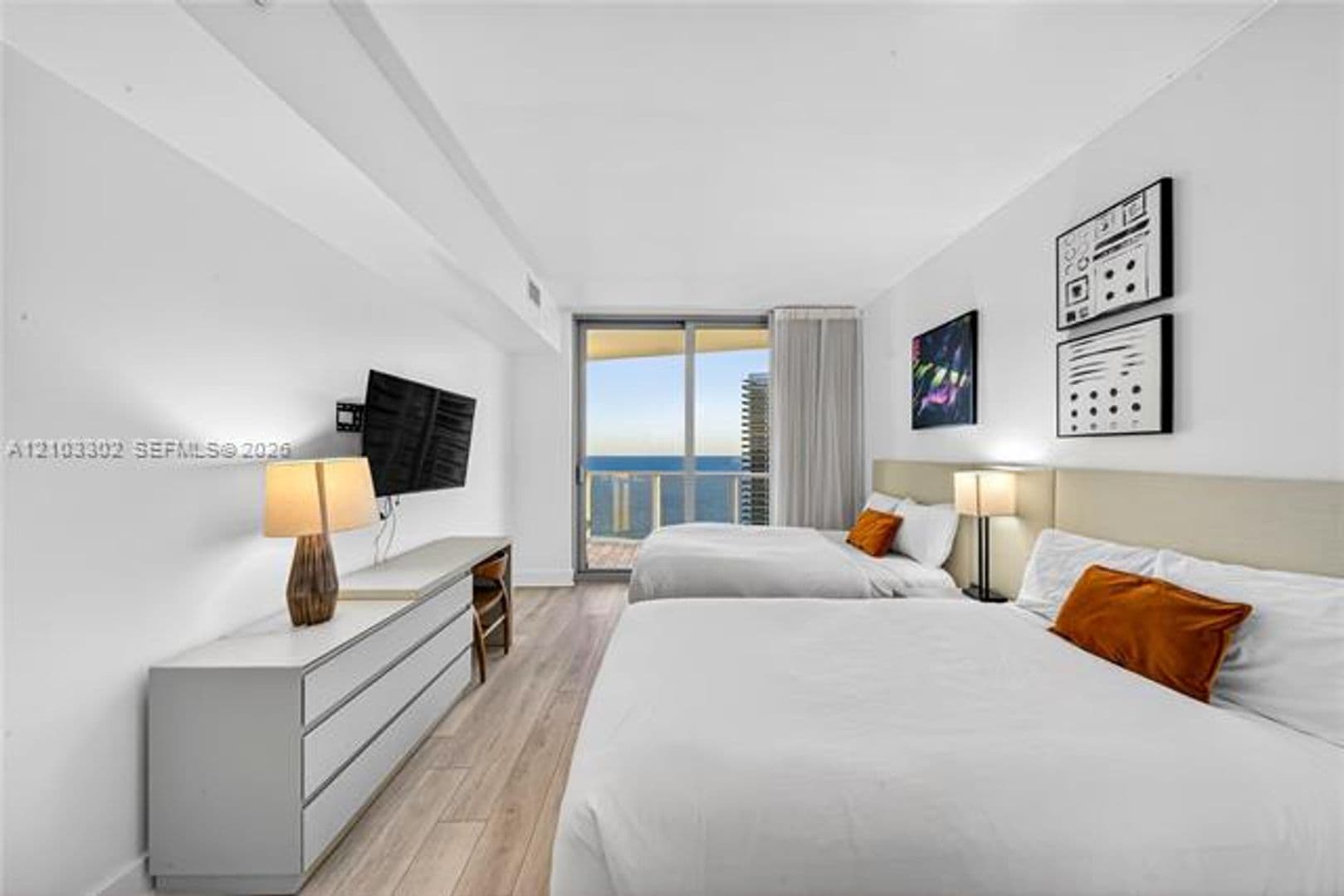 Hollywood Condo: 4111 S Ocean Dr cu-3703