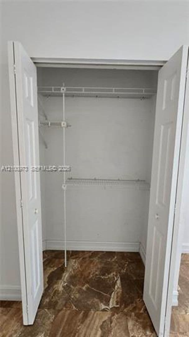 Hollywood House: 741 Tyler St # 741