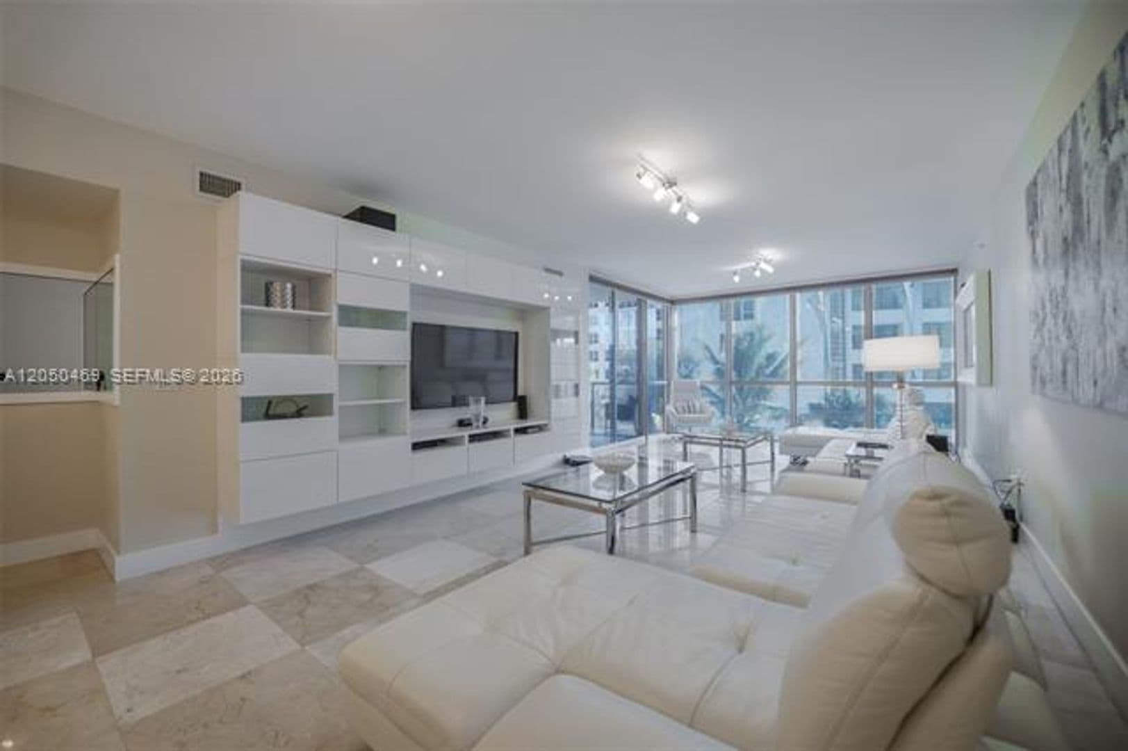 Hollywood Condo: 3101 S Ocean Dr cu-404
