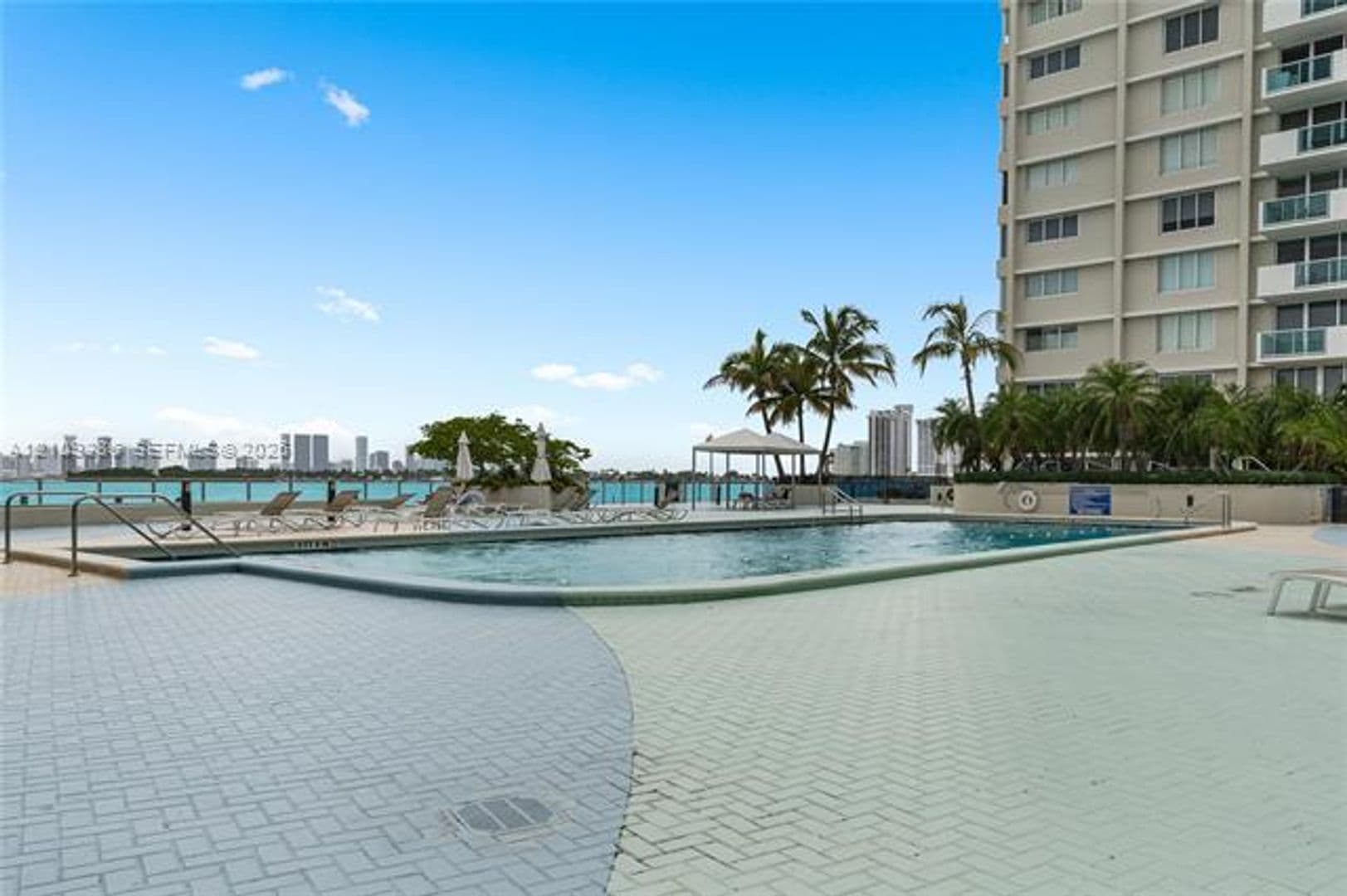 Miami Beach Condo: 1200 West Ave cu-1419