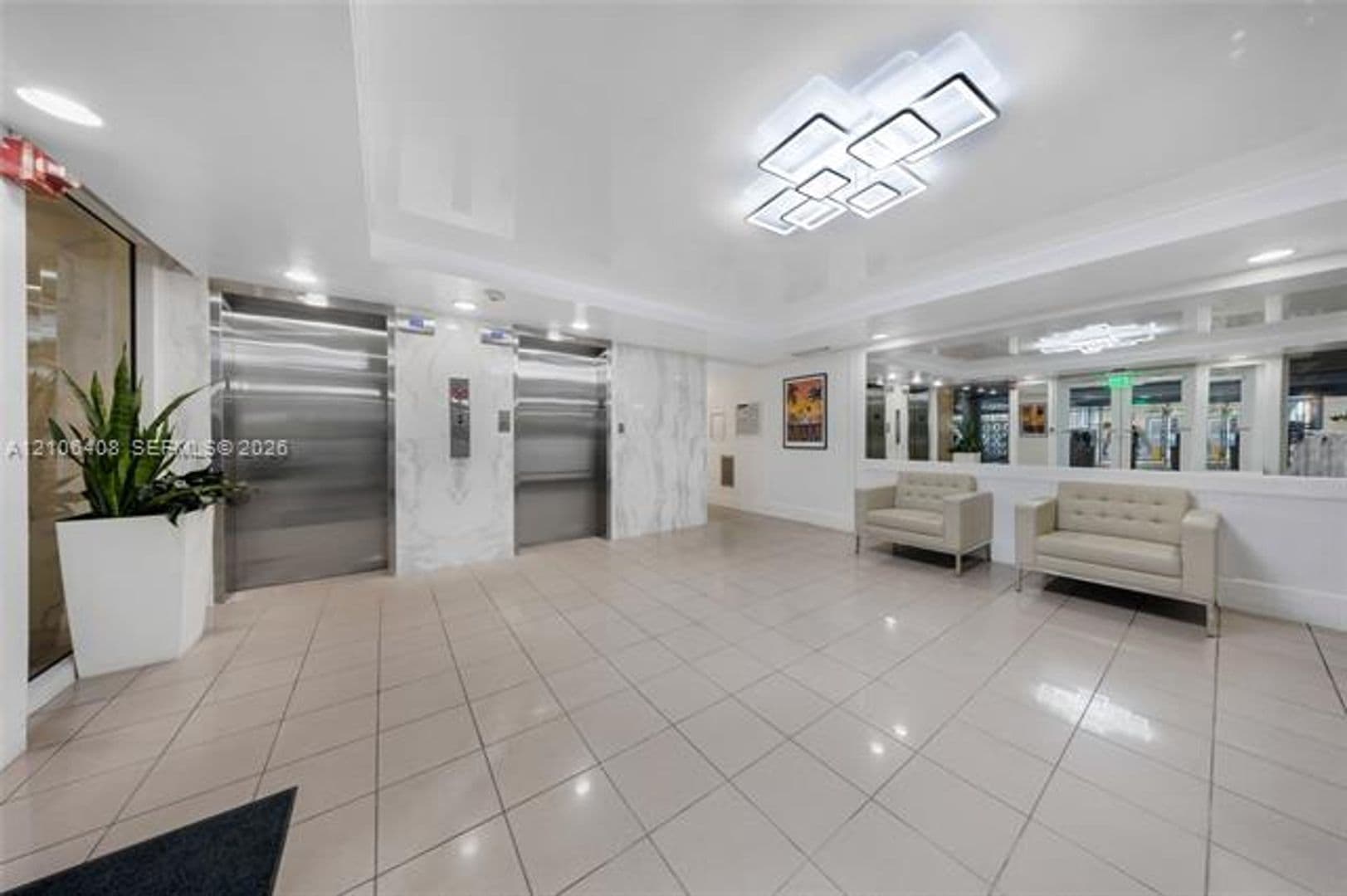 Miami Beach Condo: 401 Ocean Dr cu-801