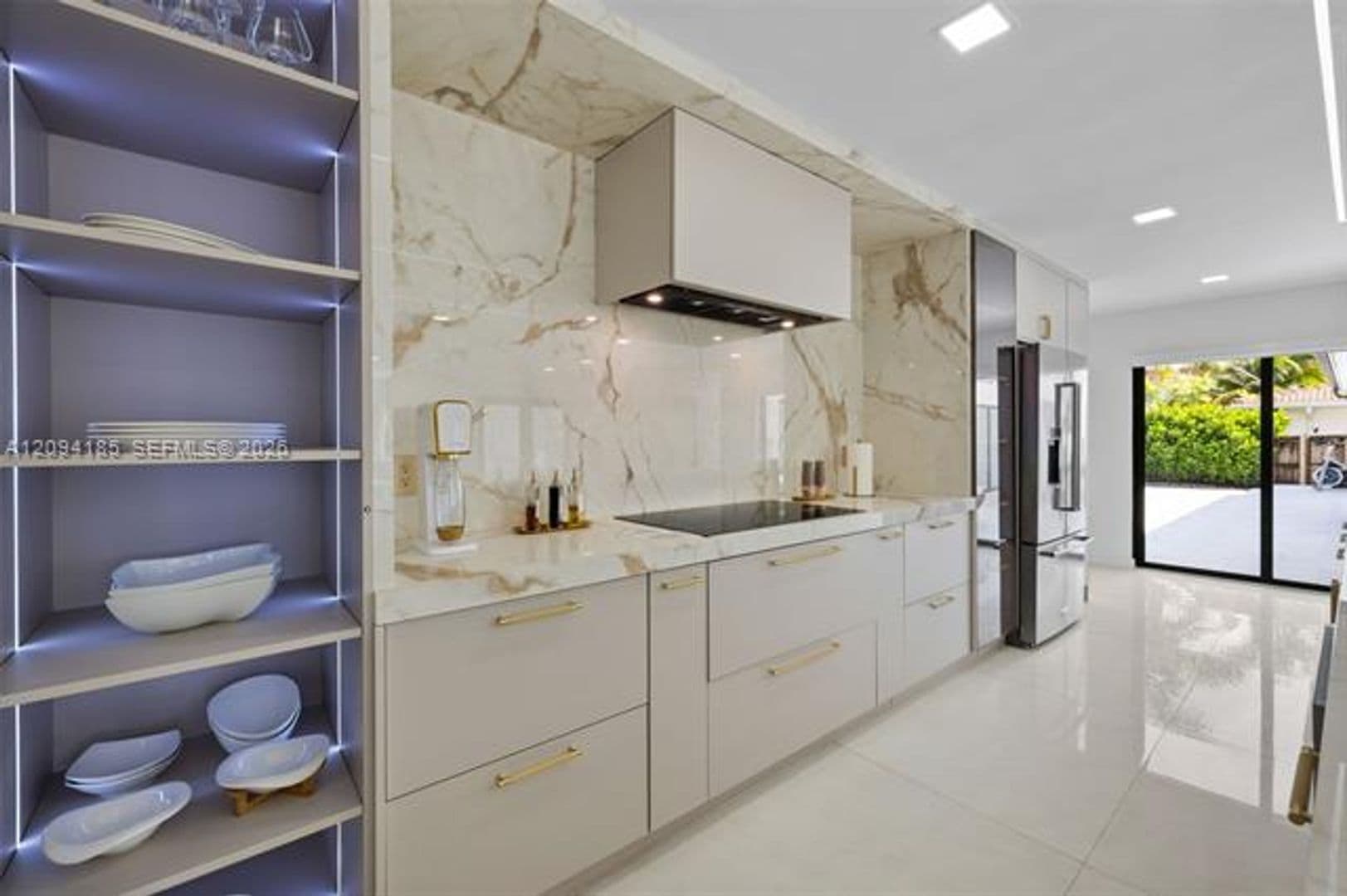Hollywood House: 1117 Adams St # 1117