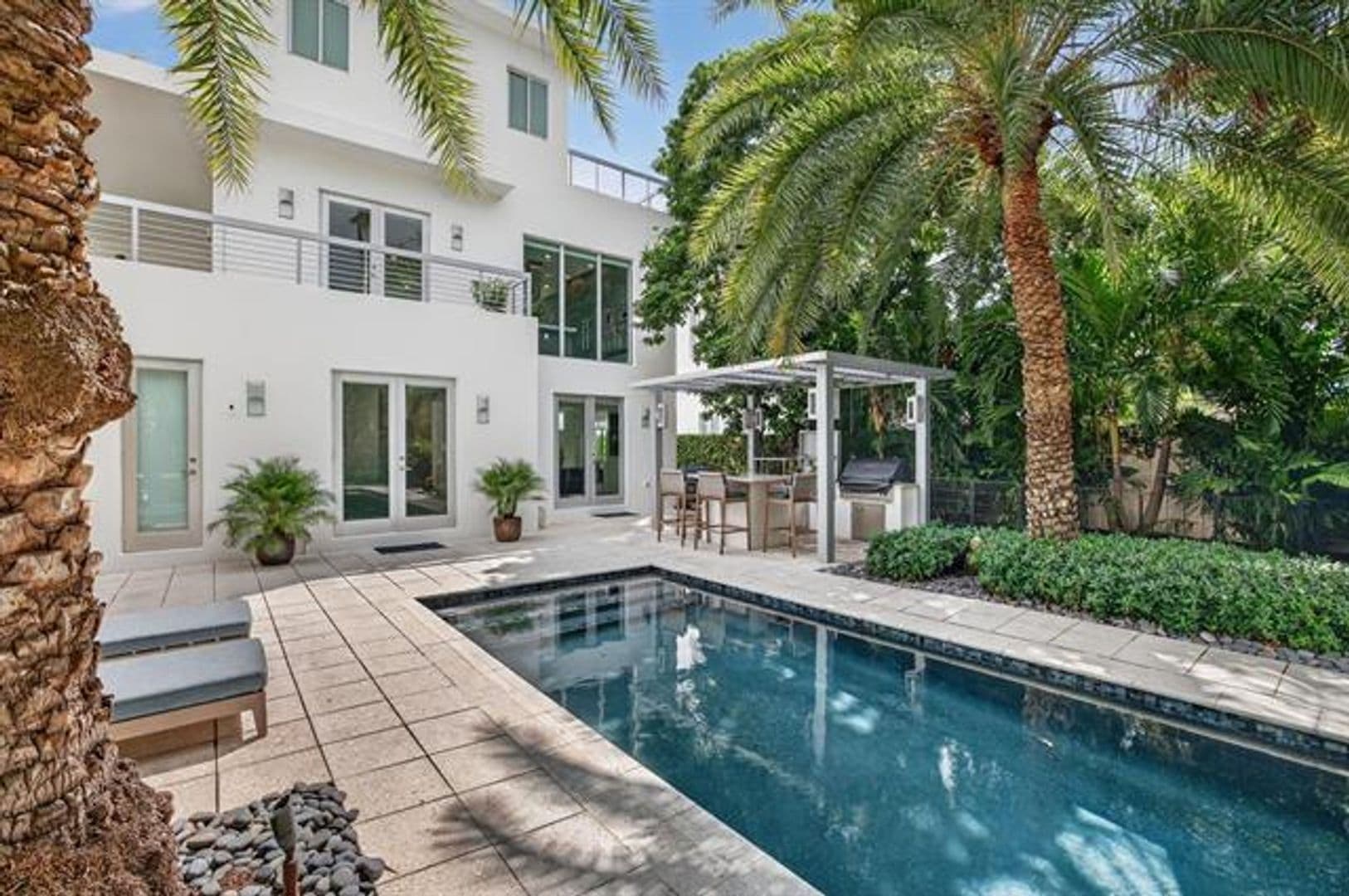 Fort Lauderdale House: 2401 N Atlantic Blvd # 2401