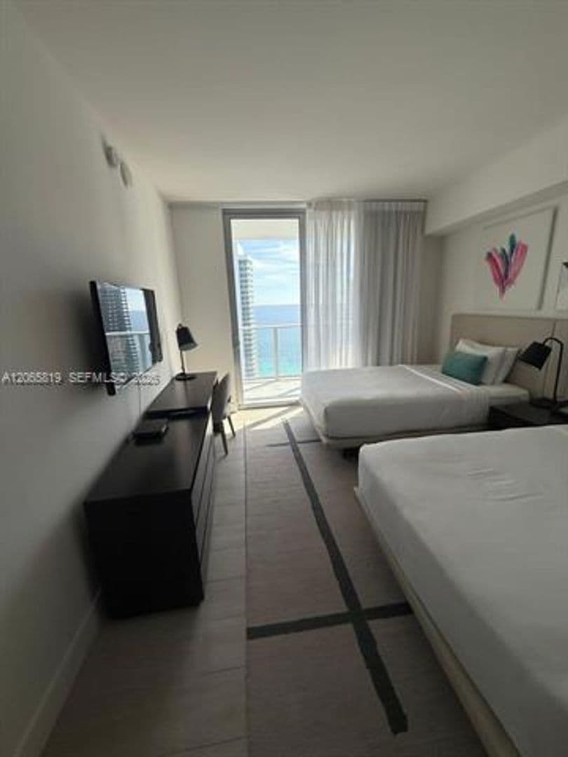 Hollywood Condo: 4010 S Ocean Dr cu-T3507