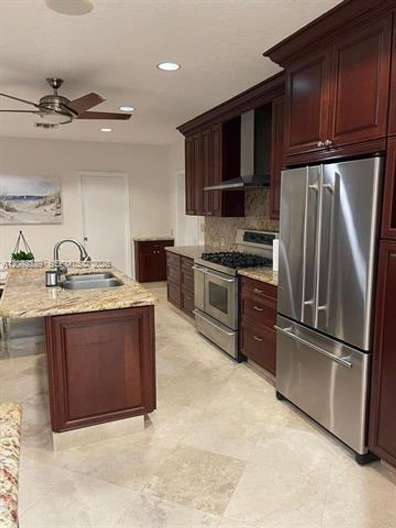 Hallandale Beach House: 612 Hibiscus Dr # 612