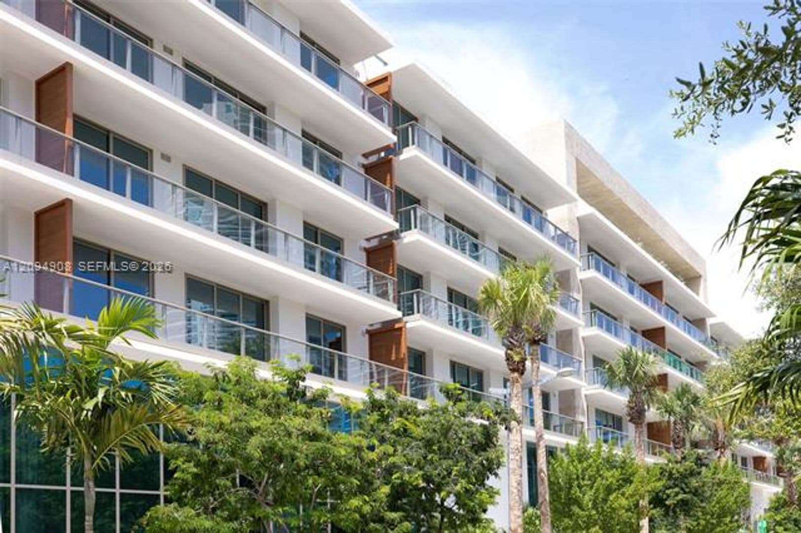Miami Condo: 2200 Brickell Ave cu-206