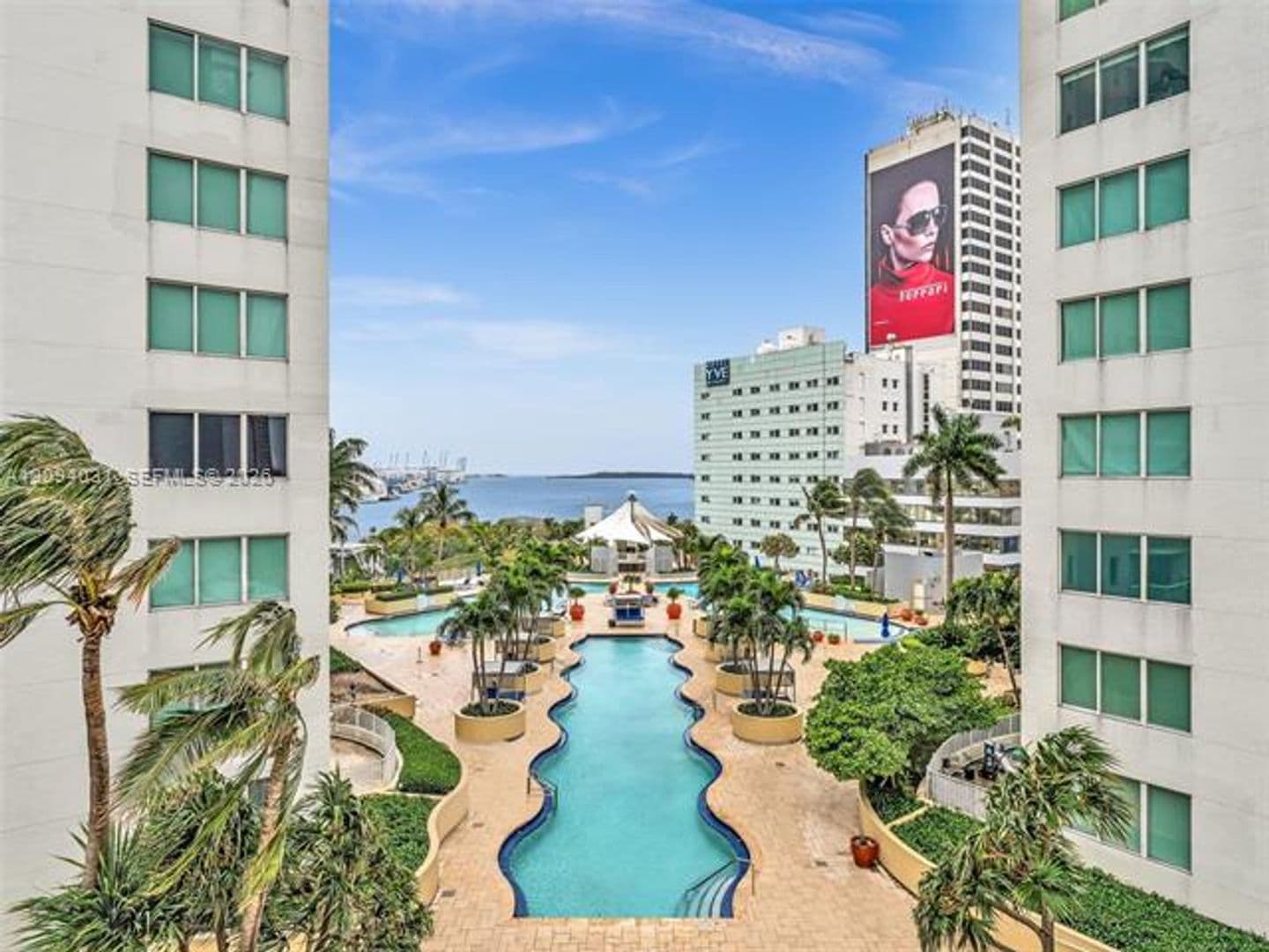 Miami Condo: 253 NE 2nd St cu-2208