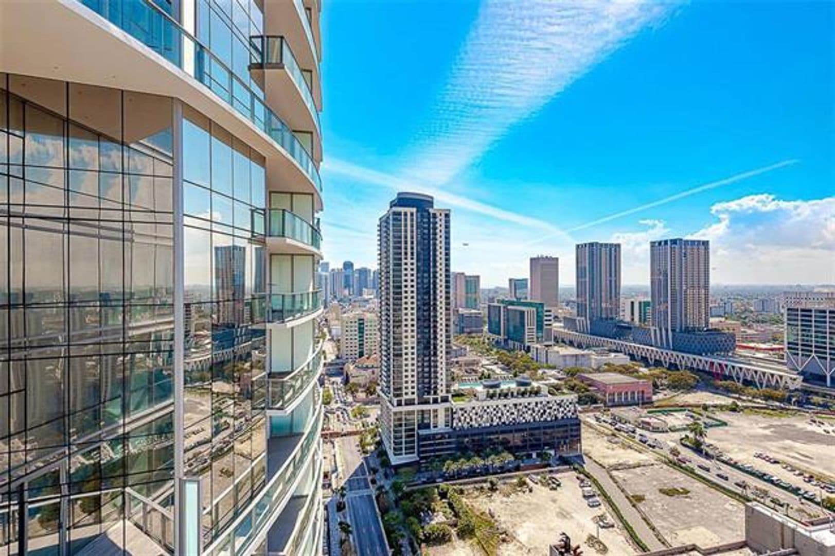 Miami Condo: 851 NE 1st Ave cu-2402