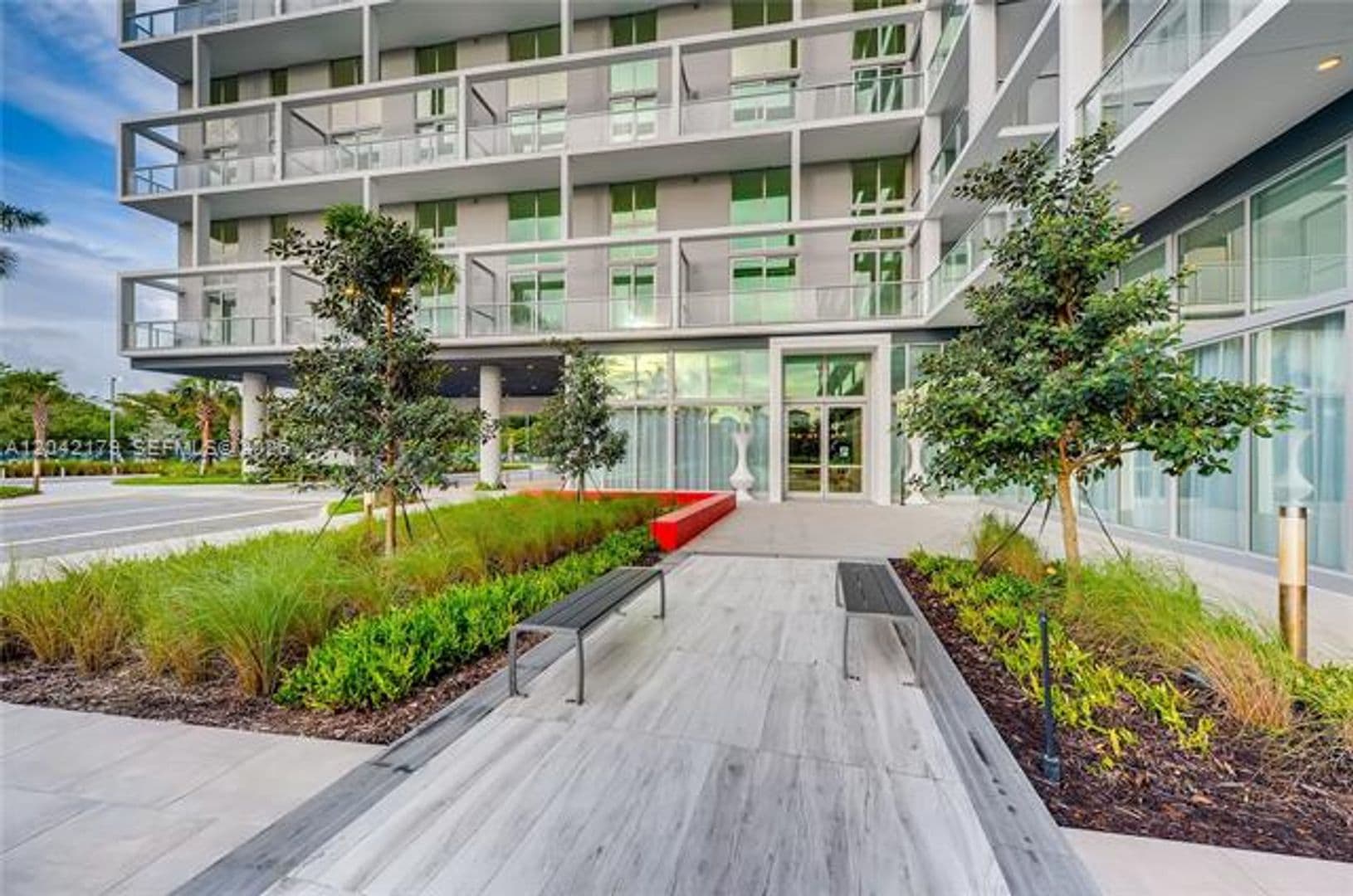 Sunrise Condo: 2000 Metropica Way cu-616