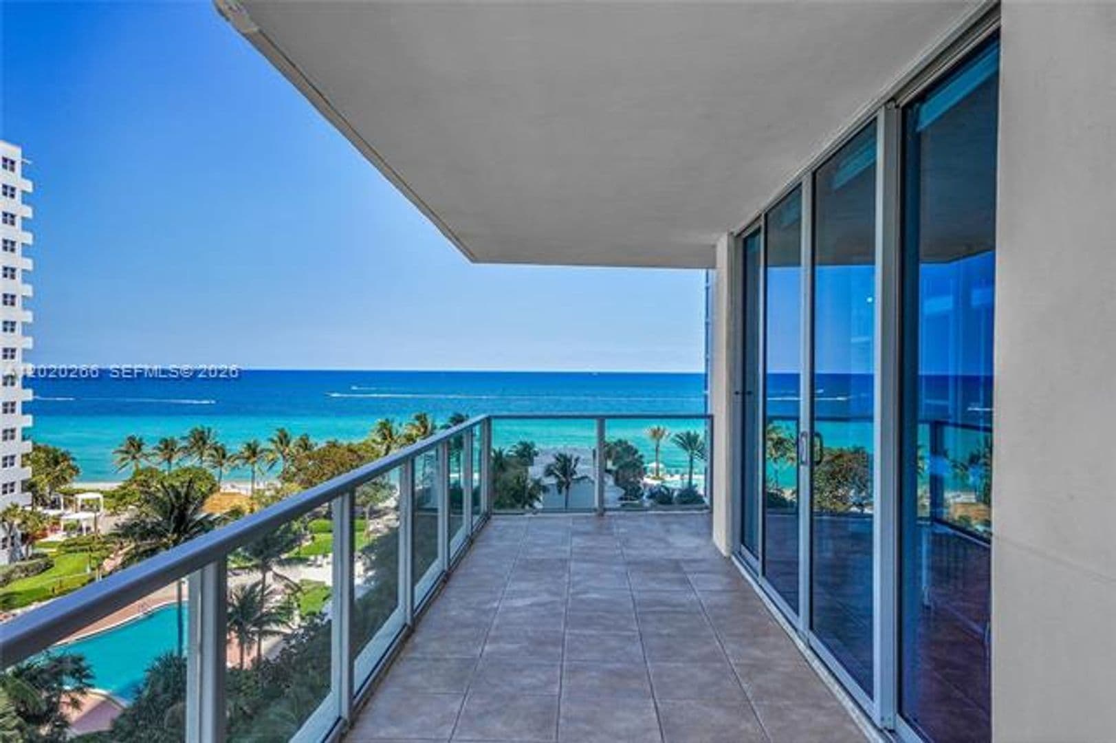 Hollywood Condo: 3101 S Ocean Dr cu-701