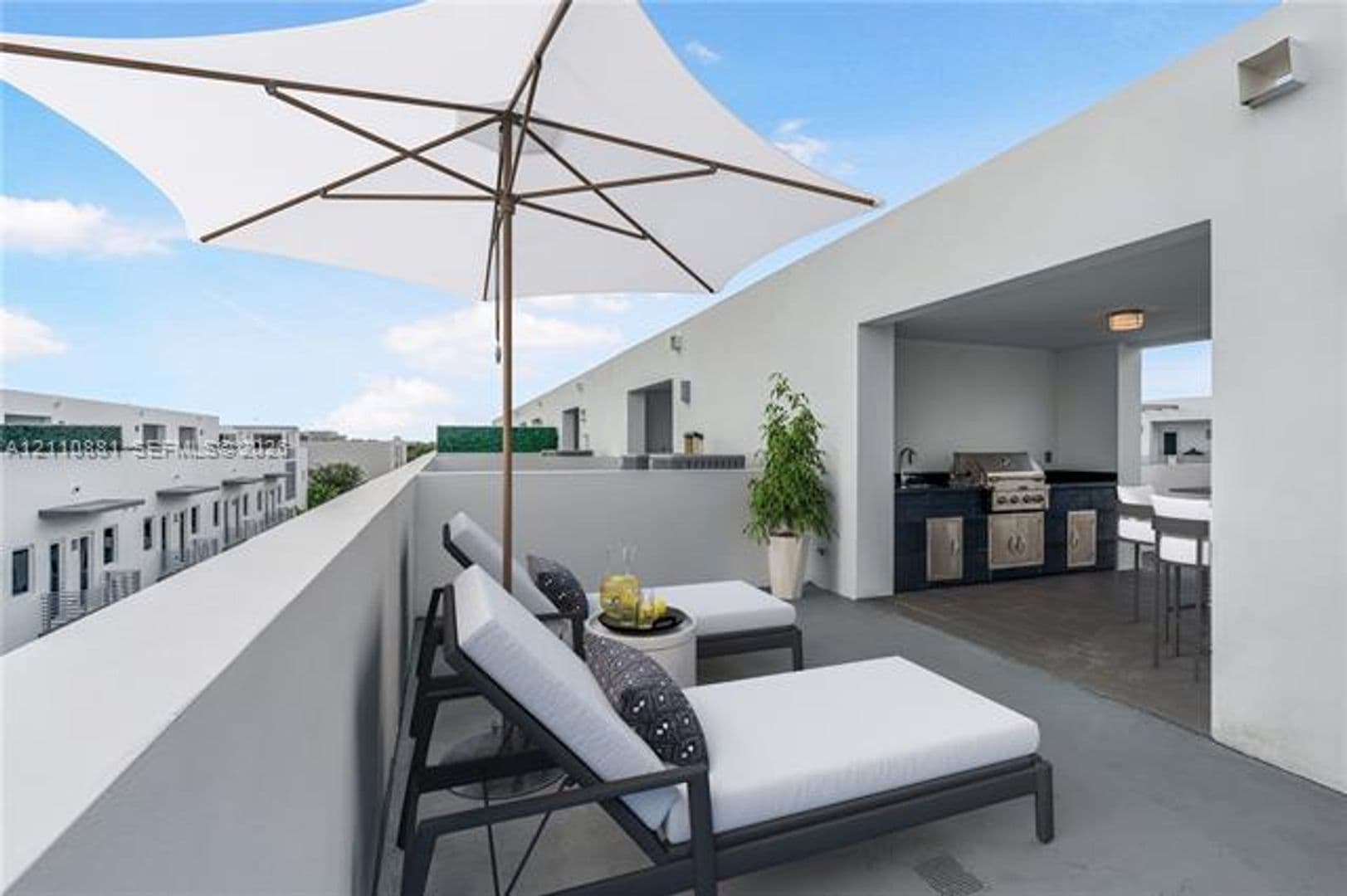 Doral Townhome: 9143 NW 33rd St th 9143