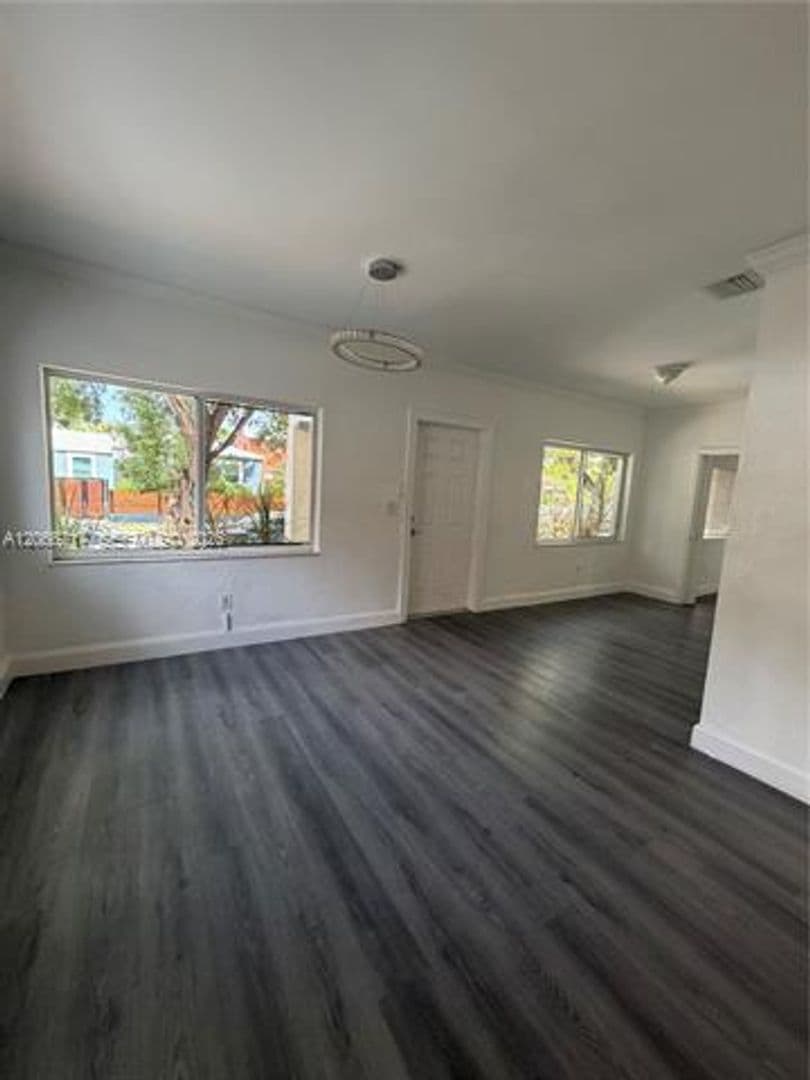 Miami House: 328 SW 15th Ave # 328