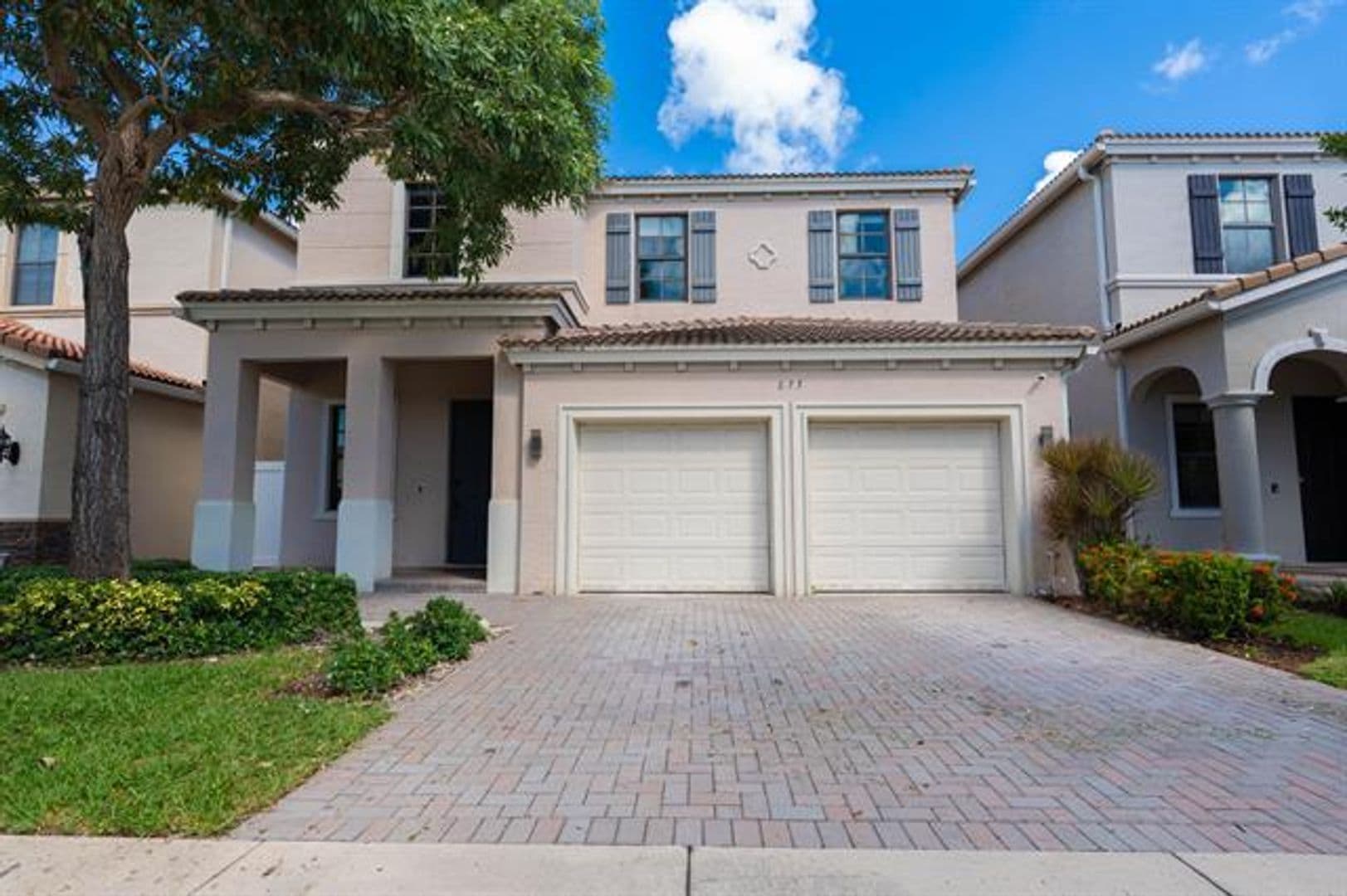Miami House: 875 NE 193rd Ter # 875