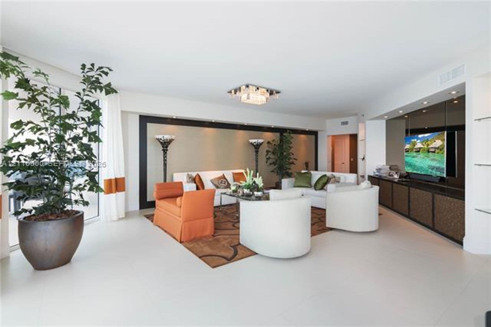 Hollywood Condo: 2711 S Ocean Dr cu-2205