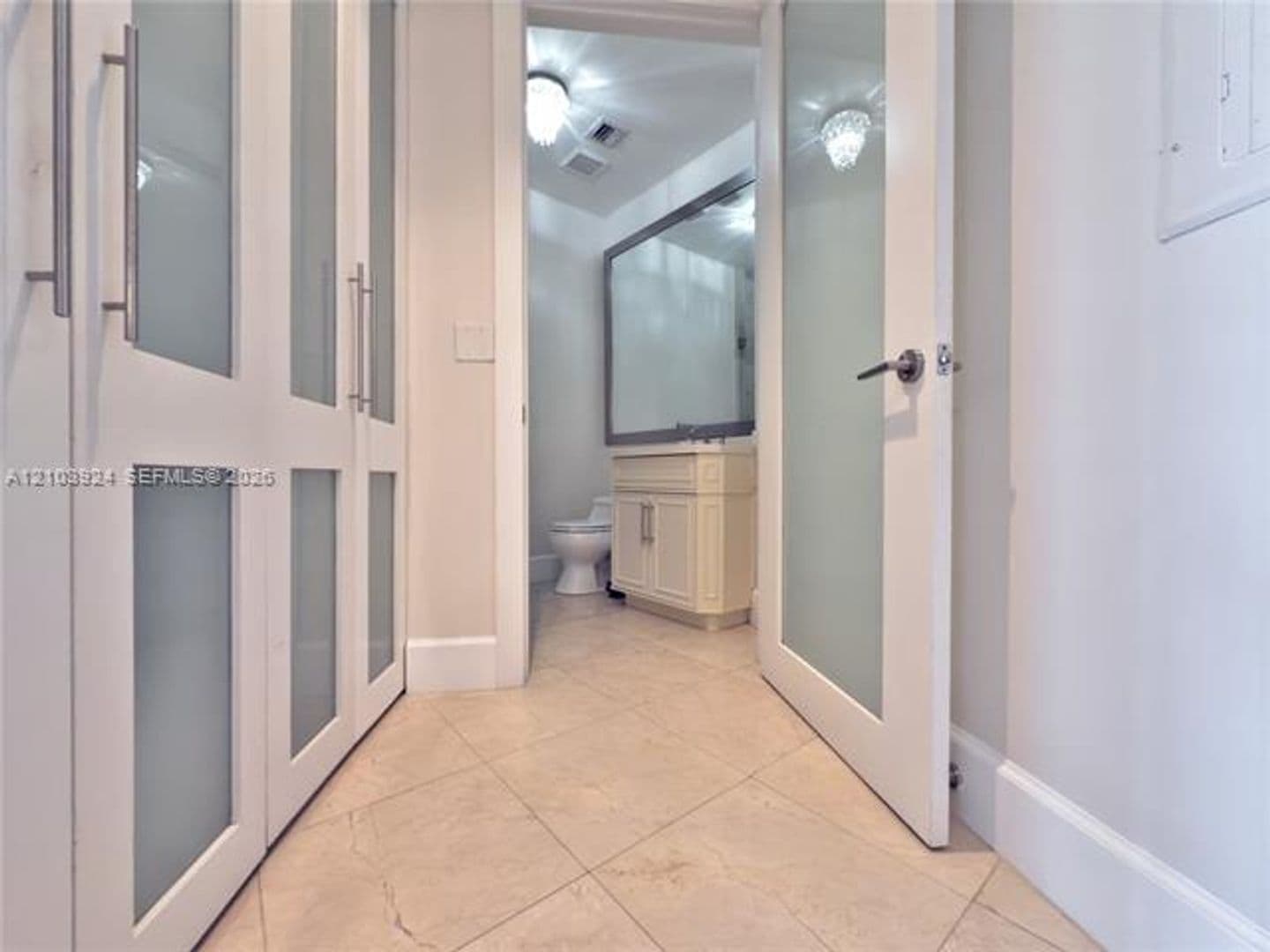 Miami Condo: 848 Brickell Key Dr cu-306