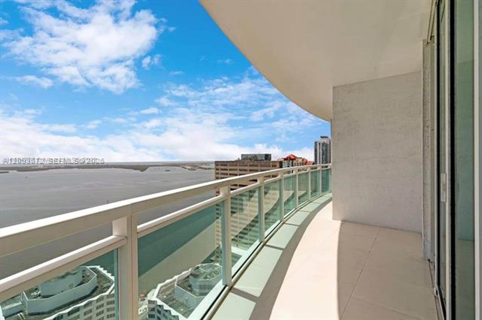 Miami Condo: 950 Brickell Bay Dr cu-3710