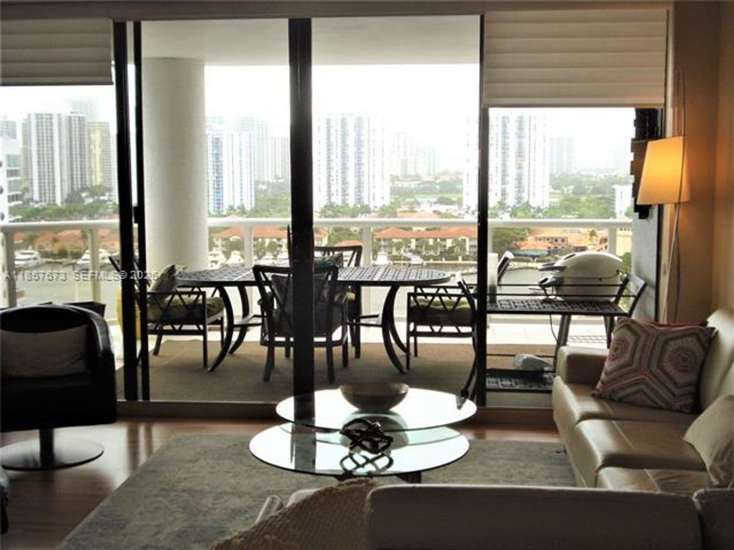 Aventura Condo: 3600 Yacht Club Dr cu-1503
