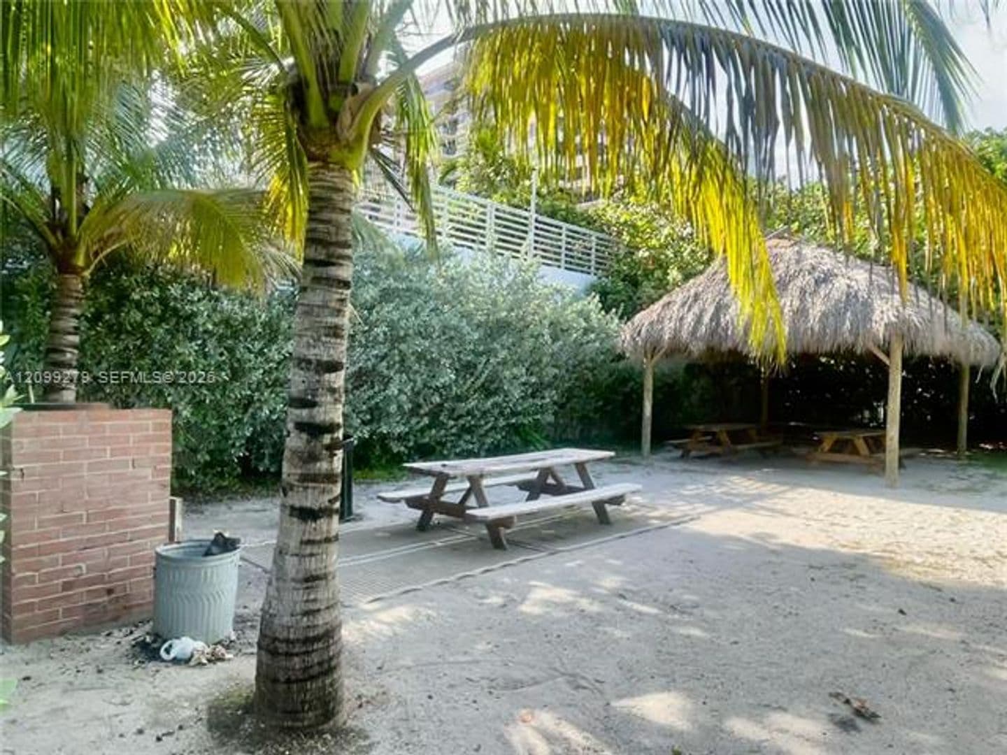 Miami Beach Condo: 5151 Collins Ave cu-921