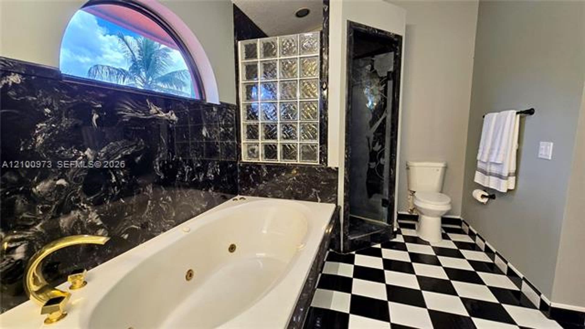 Hollywood House: 741 Tyler St # 741