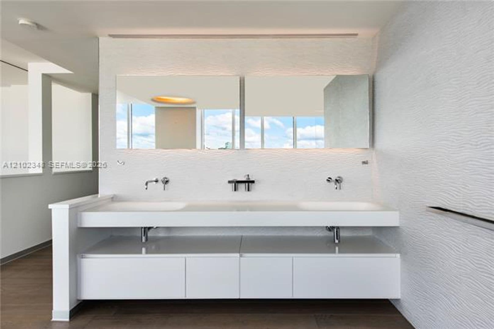 Miami Condo: 2020 N Bayshore Dr cu-4502