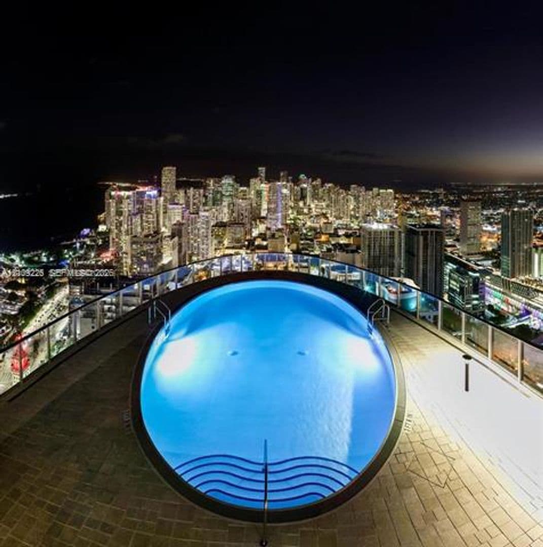 Miami Condo: 851 NE 1st Ave cu-1811