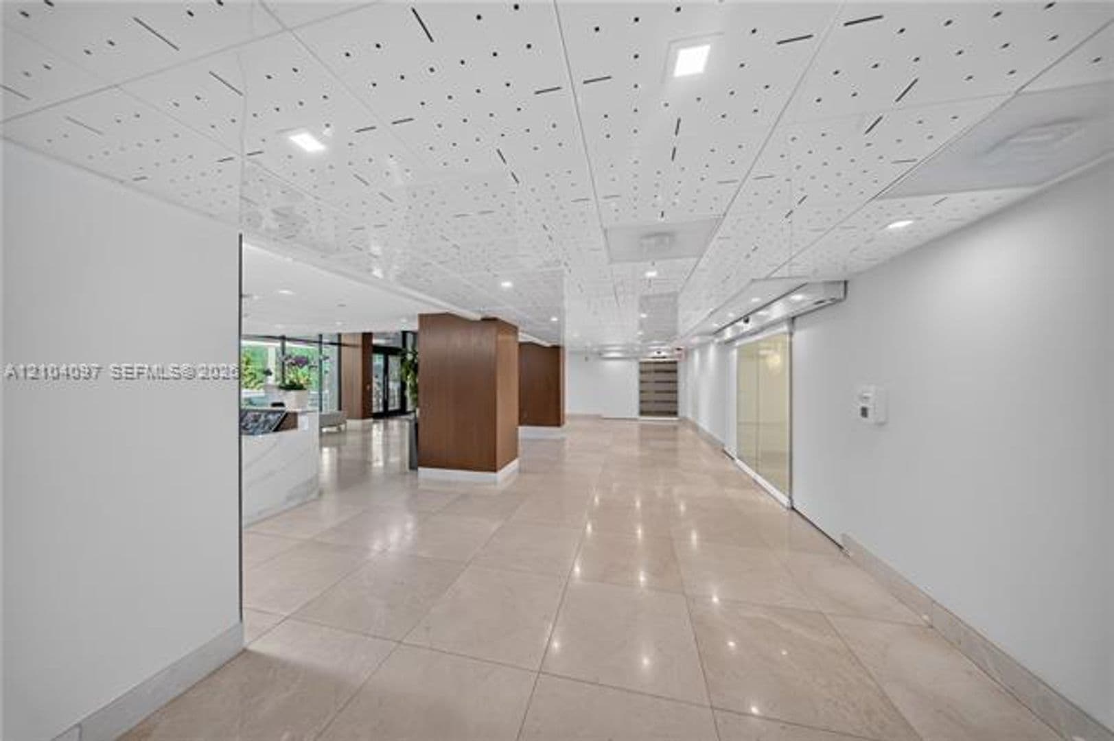 Miami Condo: 540 Brickell Key Dr cu-916