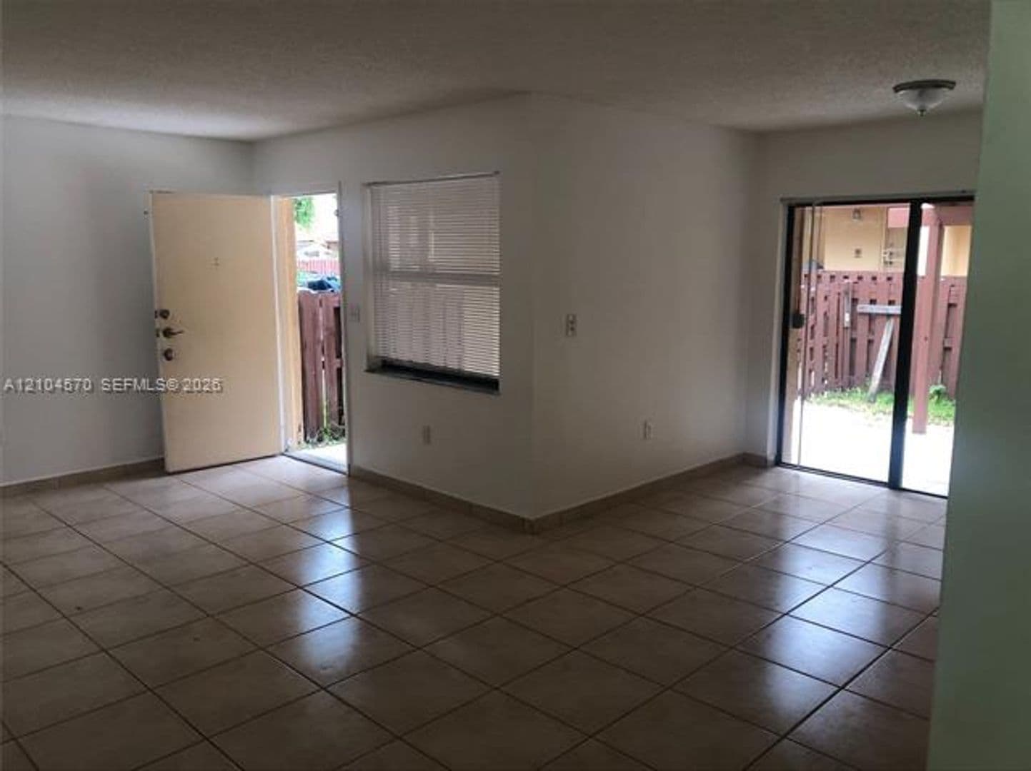 Miami Condo: 341 W Park Dr cu-106-15