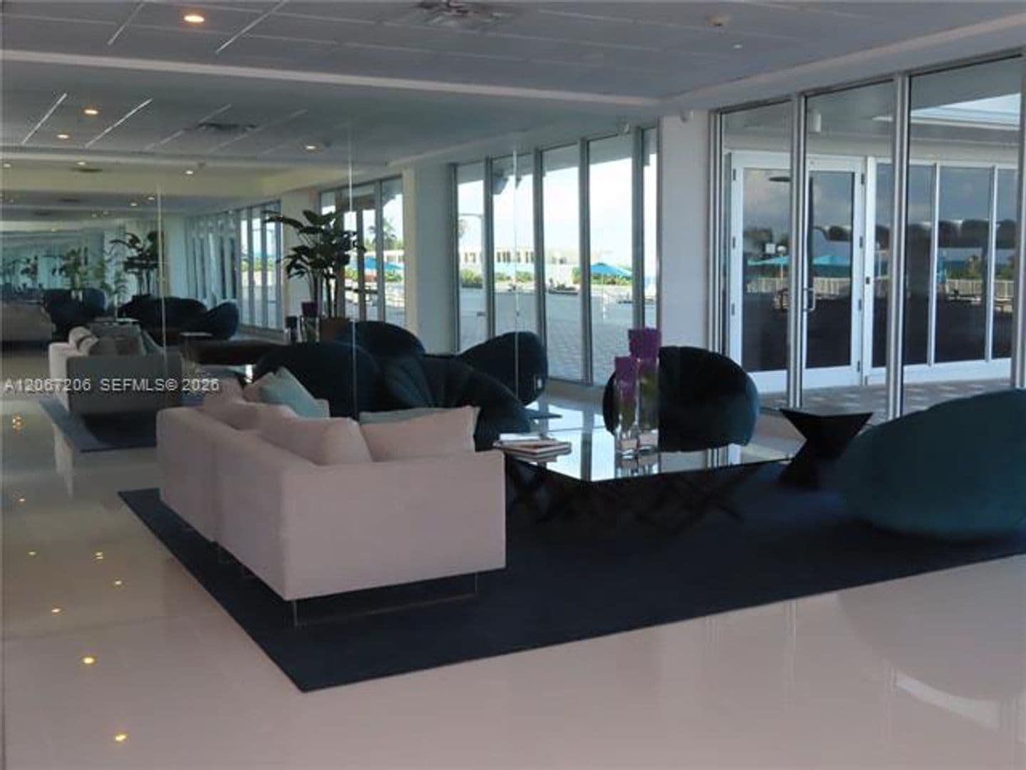 Miami Beach Condo: 5701 Collins Ave cu-1611