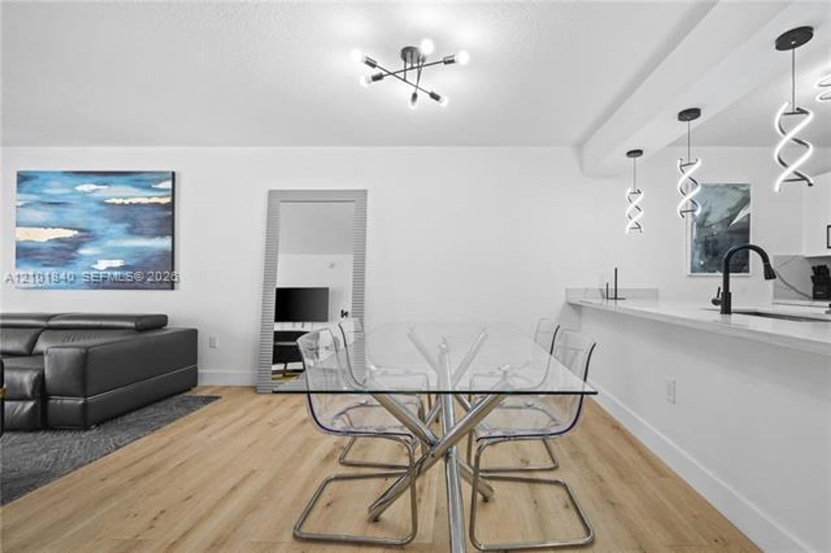 Miami Condo: 1200 Brickell Bay Dr cu-1907