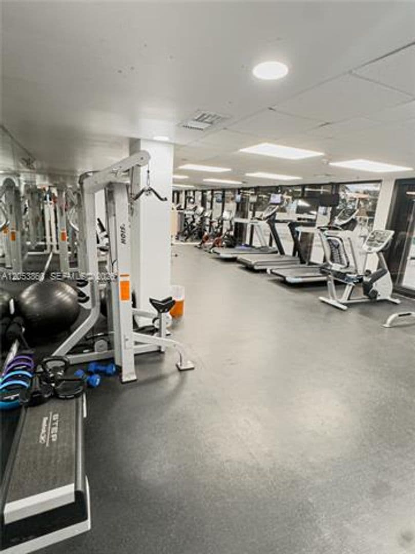Bal Harbour Condo: 10185 Collins Ave cu-202