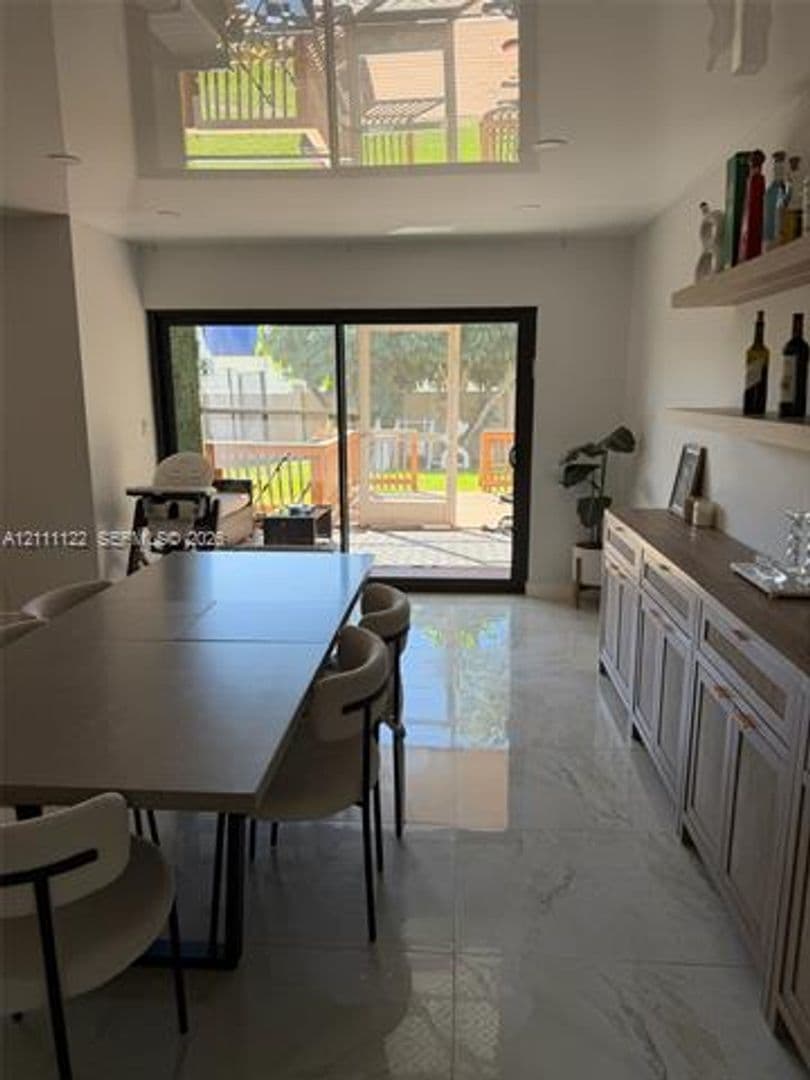 Hollywood Townhome: 5020 Sheridan St th 2
