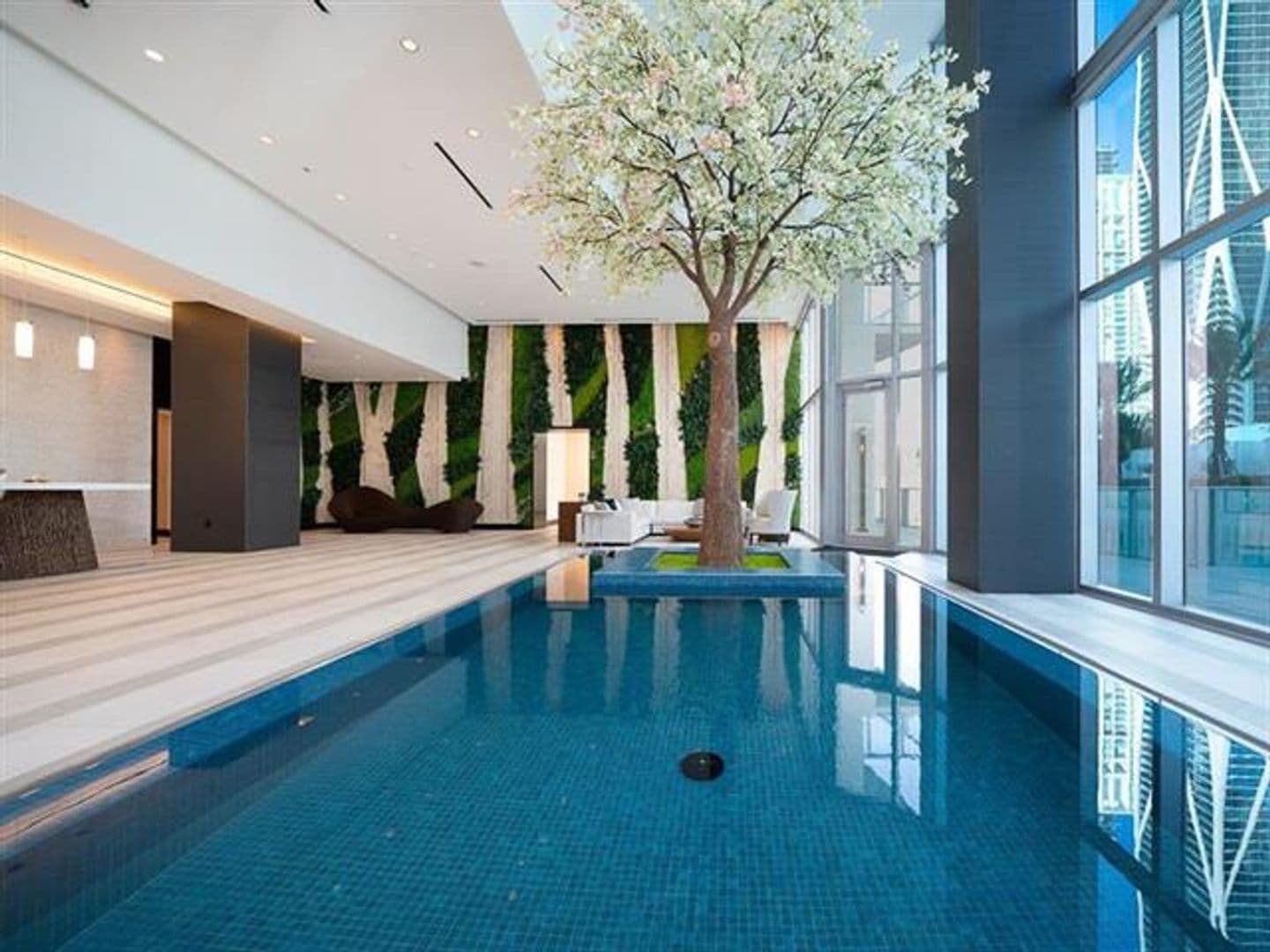 Miami Condo: 851 NE 1st Ave cu-2402