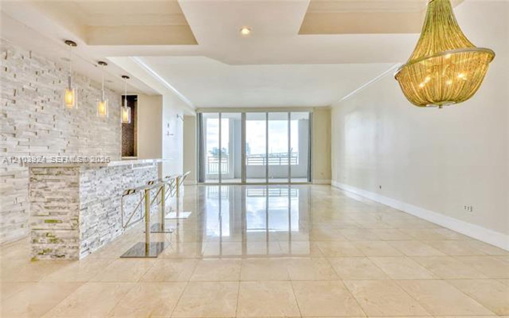 Miami Condo: 848 Brickell Key Dr cu-306