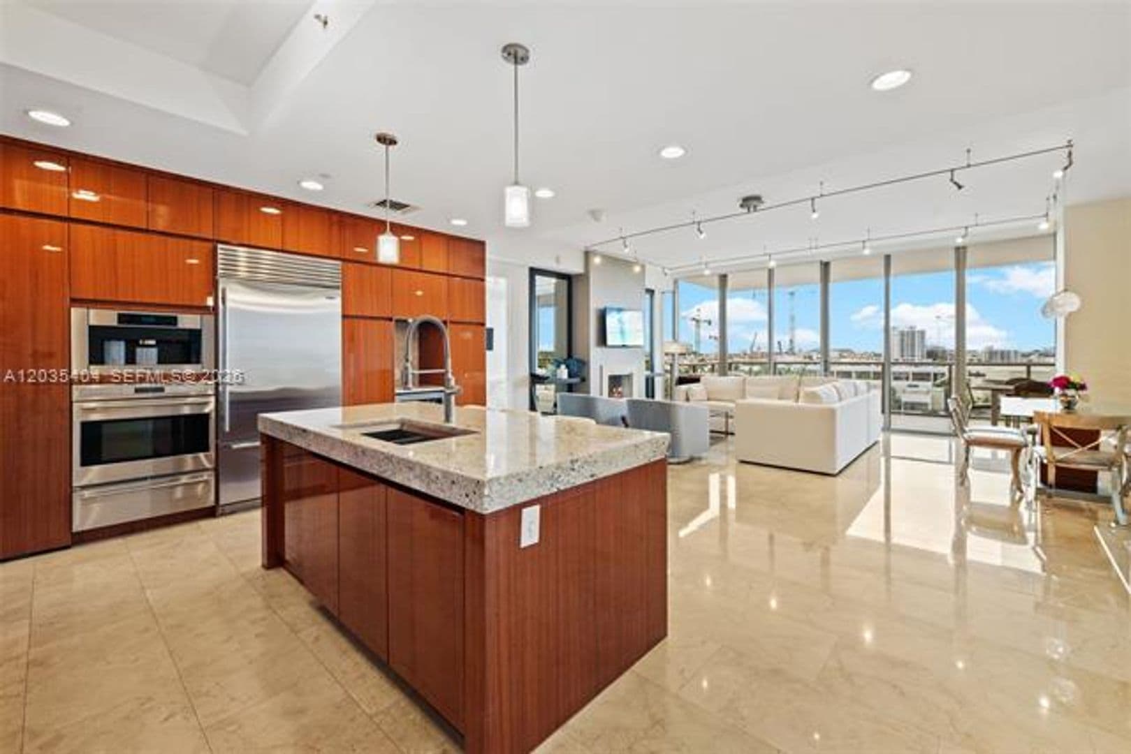 Bal Harbour Condo: 9705 Collins Ave cu-605N