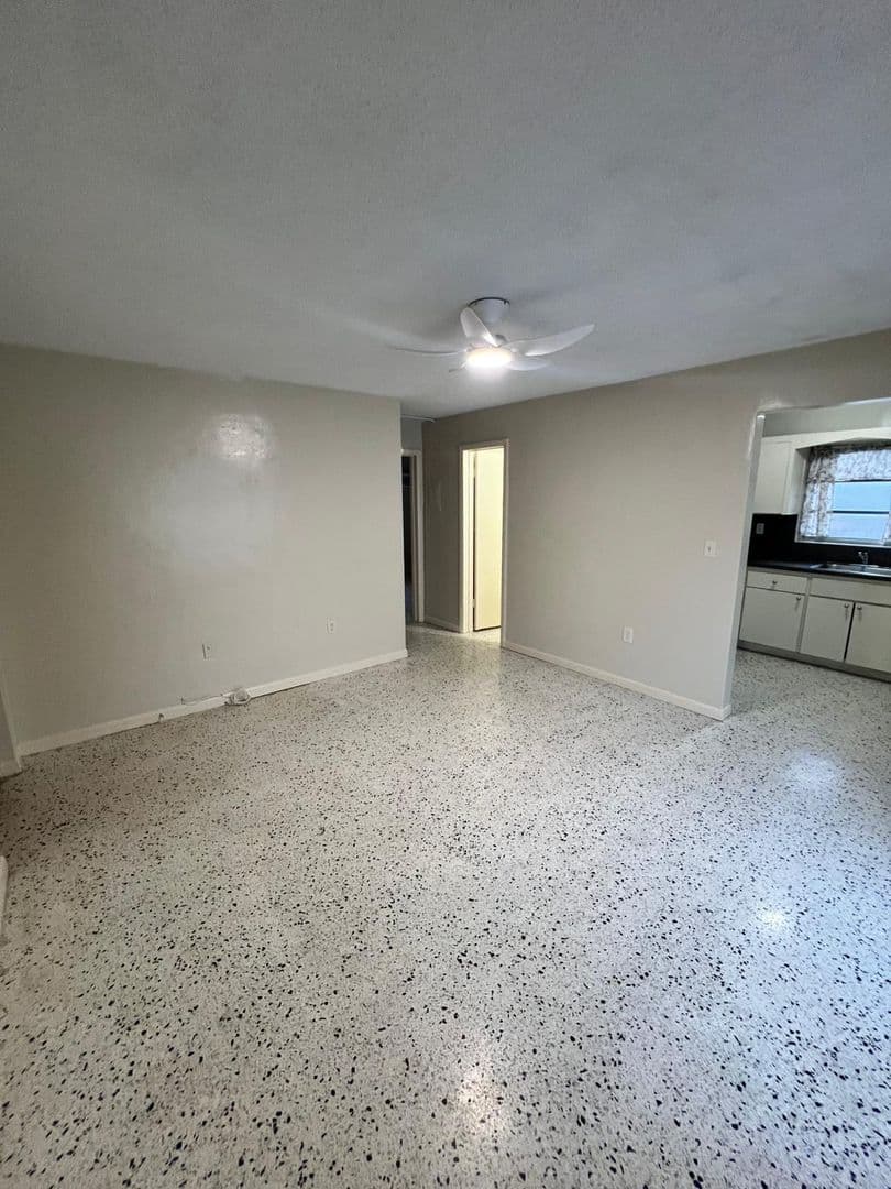Miami Apartment: 1912 sw 2nd st apt 4